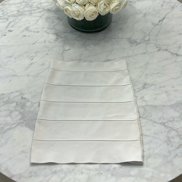 BCBGMaxAzria Dresses & Skirts - BCBG bandage skirt